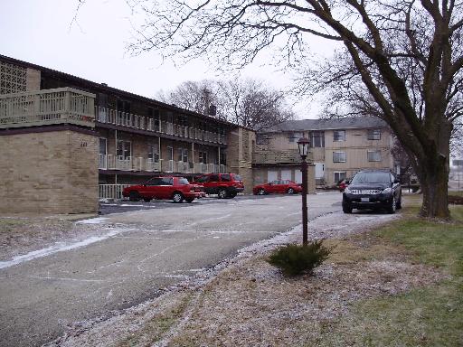 Building Photo - 501 Joliet St