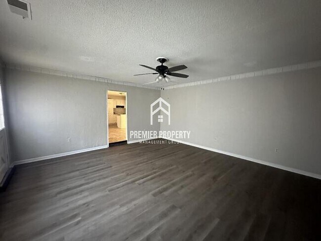Foto del edificio - 5371 Queen Anne Dr