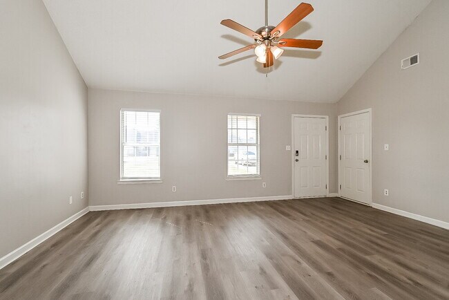 Building Photo - 6650 Black Oak Dr