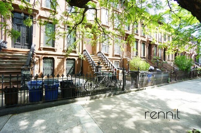 Building Photo - 461 Willoughby Ave