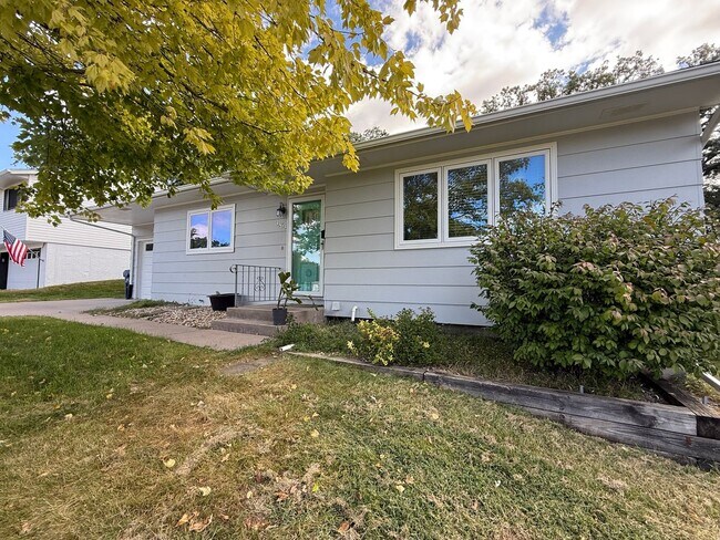 Foto del edificio - Charming 3 Bed, 1 Bath Home in Quiet Bette...