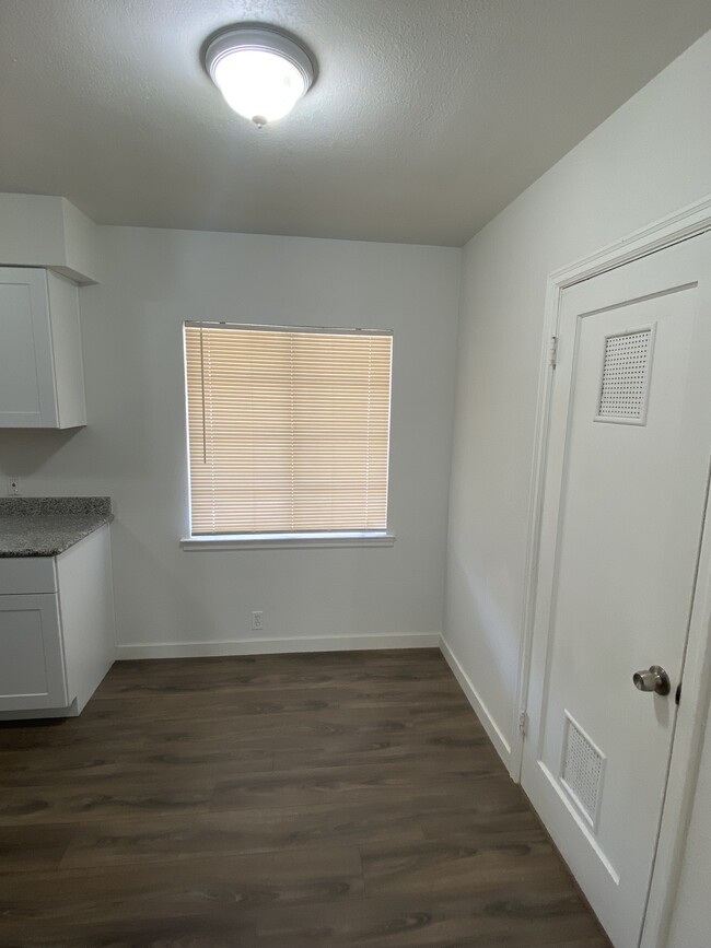 Dining Room - 3355 E Terrace Ave