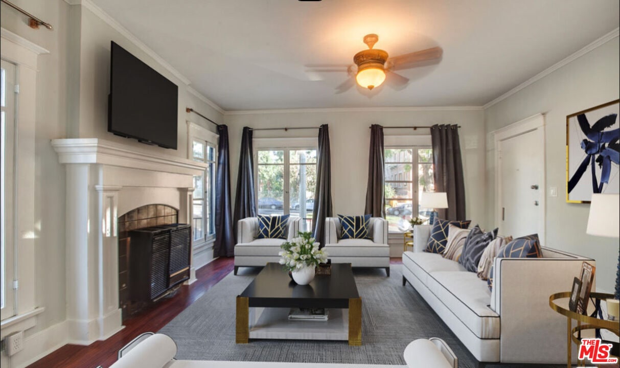 Foto principal - 1777 N Gower St