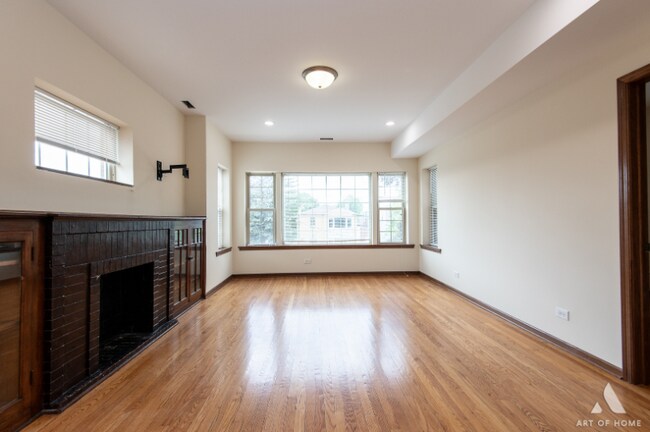 Foto del edificio - 3301 N Kilbourn Ave