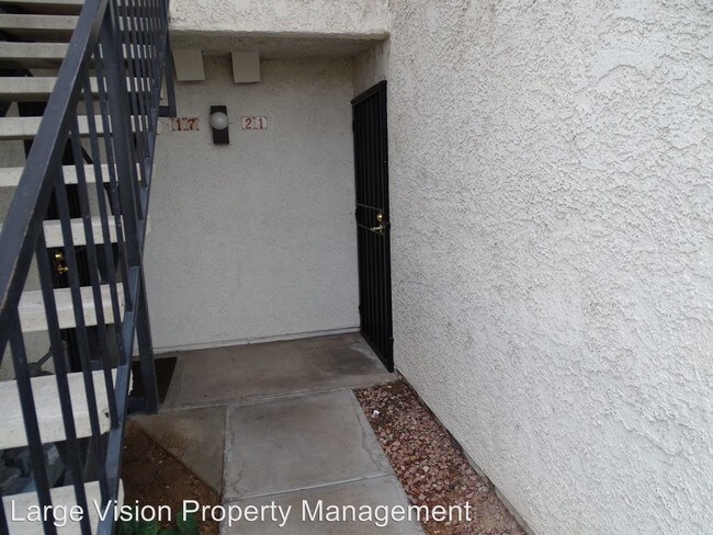 Building Photo - 1701 E Katie Ave