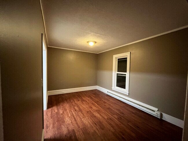 Living Room - 514 Newland Ave