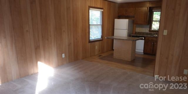 Building Photo - 556 S Rhyne St