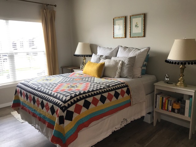Large bedroom - 1476 S 1st Ave