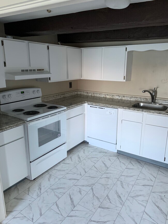 Updated, Full Kitchen - 61 Bow St