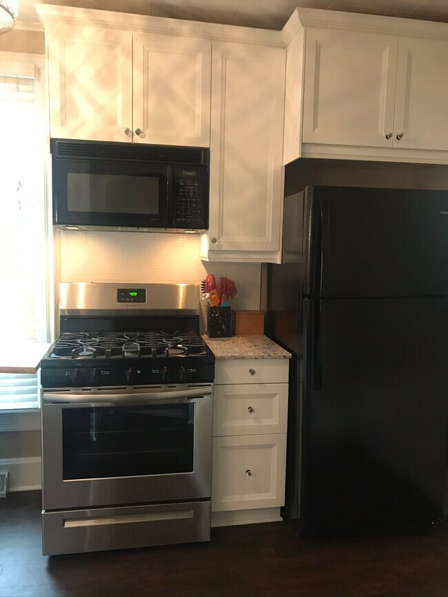 Kitchen - 1312 N Astor St