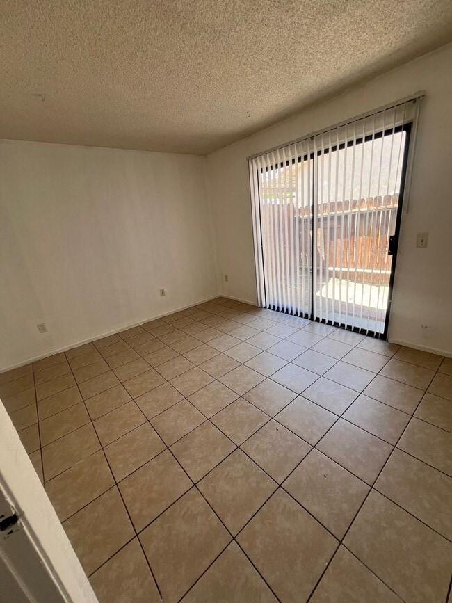 Foto del edificio - 13971 El Cajon Dr