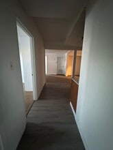 Building Photo - 617 N Park St