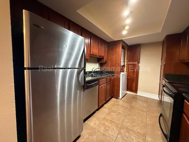 Foto del edificio - 3825 E Camelback Rd