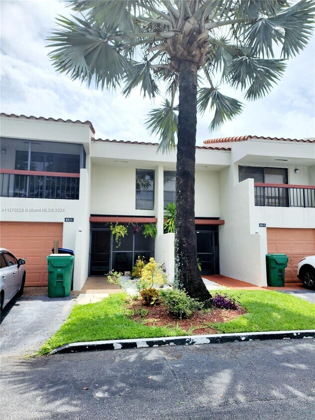 Primary Photo - 6511 Racquet Club Dr