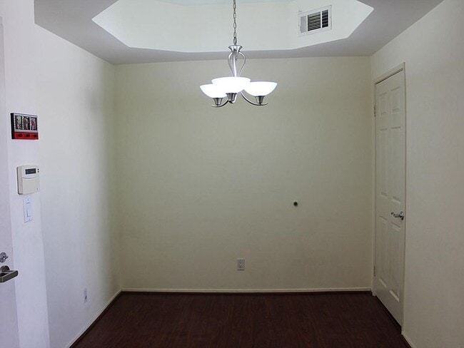 Building Photo - 620 S Gramercy Pl