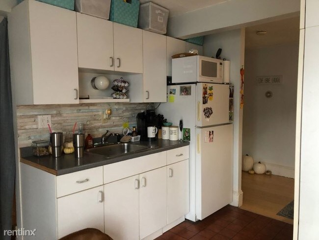 Building Photo - 1 br, 1 bath Apartment - 20 Sachem St