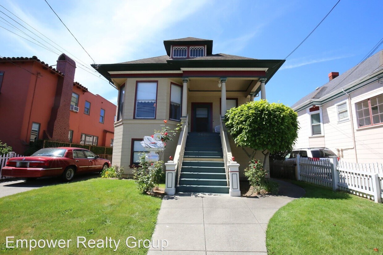 Primary Photo - 3 br, 1 bath House - 2620 Santa Clara Ave.