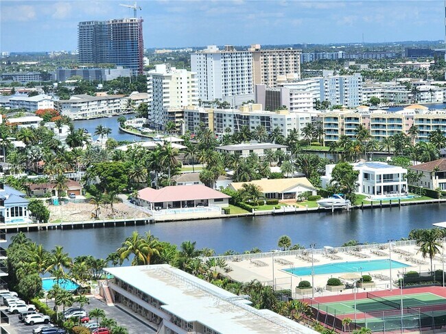 Foto del edificio - 2030 S Ocean Dr