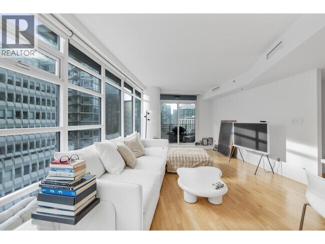 Photo du bâtiment - 1205 W Hastings St