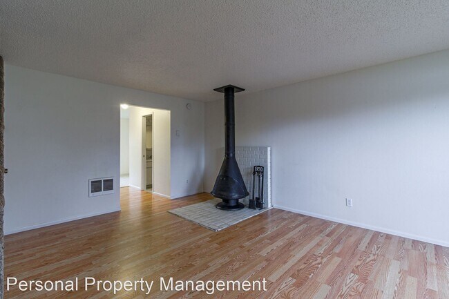 Building Photo - 2 br, 1.5 bath House - 14729 SE 16th Cir