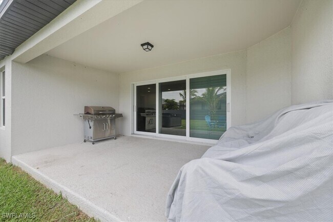 Building Photo - 315 SW 31st Pl
