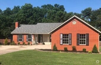 Building Photo - 215 Bluff Dr