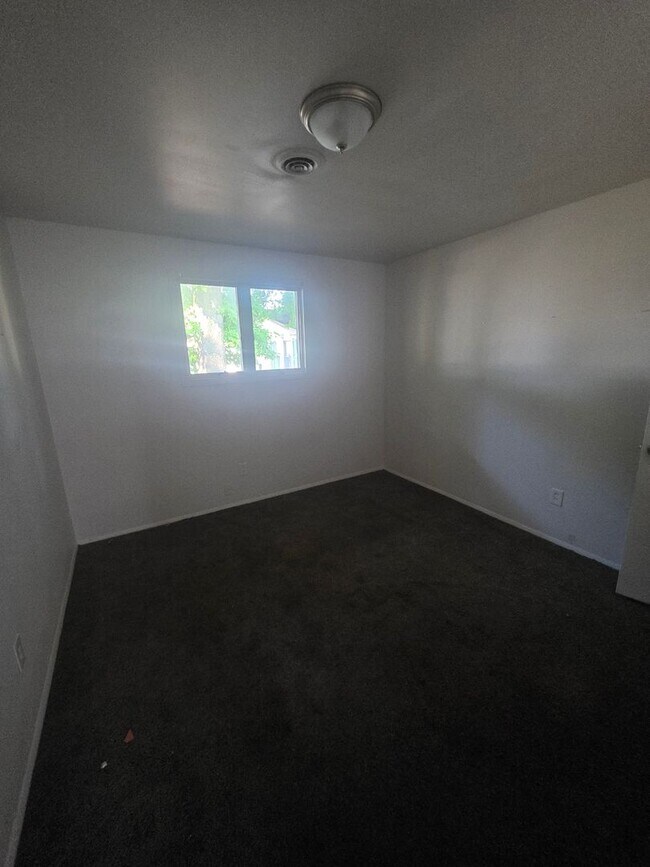 Building Photo - 2bed/1bath