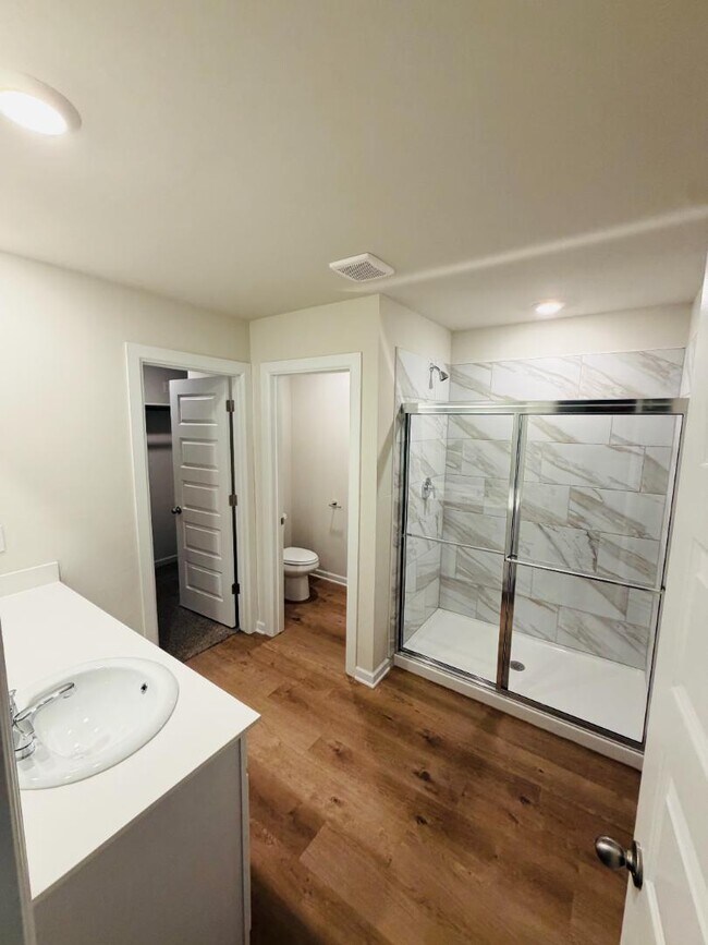 Foto del edificio - 2928 Ember Dr