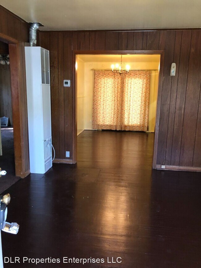 Building Photo - 2 br, 1 bath House - 722 N. Columbia Pl.