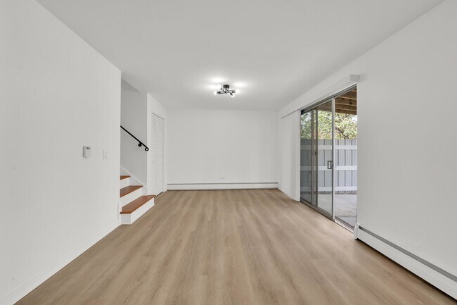 Foto del edificio - 8820 Robin Dr
