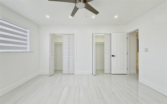 Foto del edificio - 8381 NW 11th St
