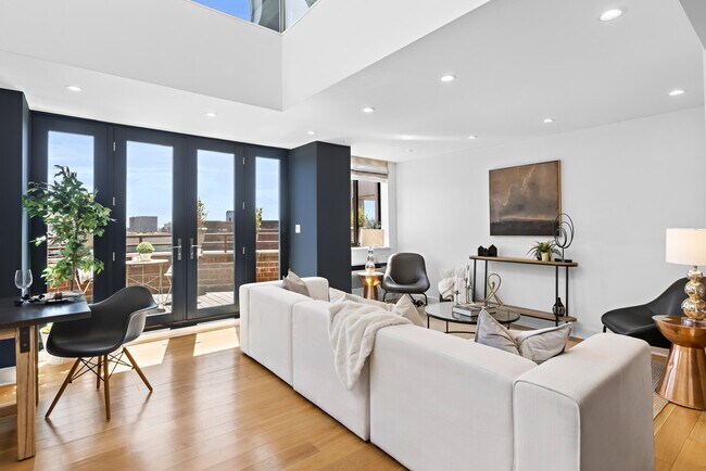 Building Photo - Downtown Duplex for Rent