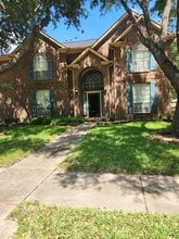 Building Photo - 1215 Teal Ct N