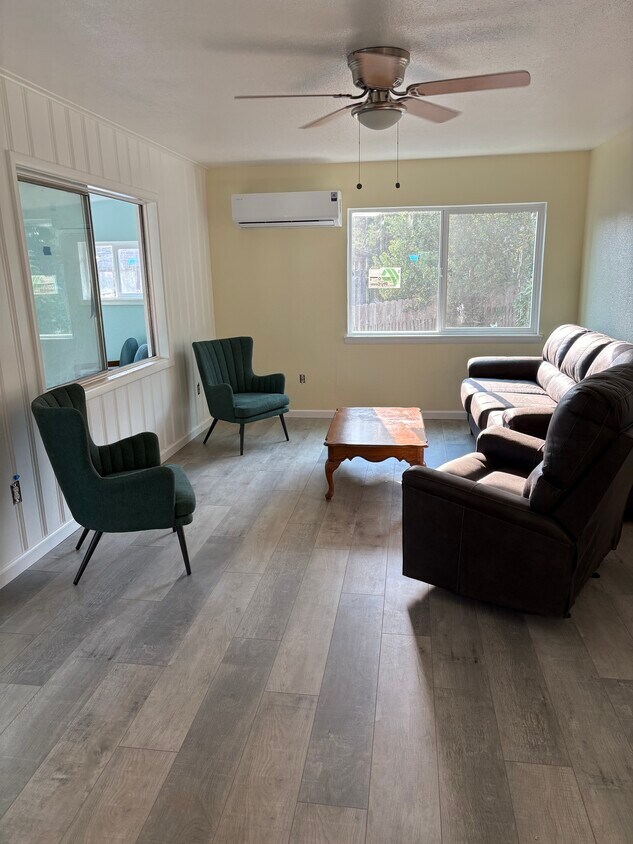Foto principal - 620 Meadow Ln