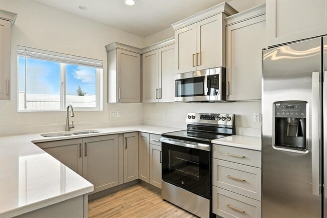 Foto del edificio - 51 4375 West St