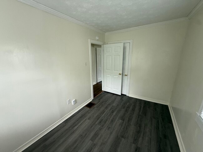 Building Photo - 203 W Elm St
