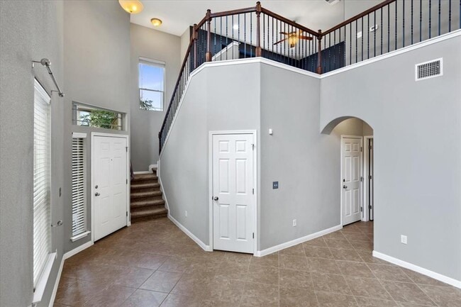 Building Photo - 9413 Tanager Way