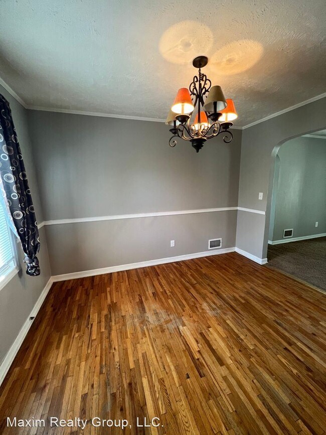 Building Photo - 3 br, 1 bath House - 3433 Ernst St.
