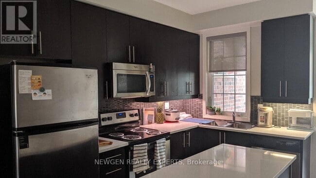 Photo du bâtiment - 393 Beechgrove Dr