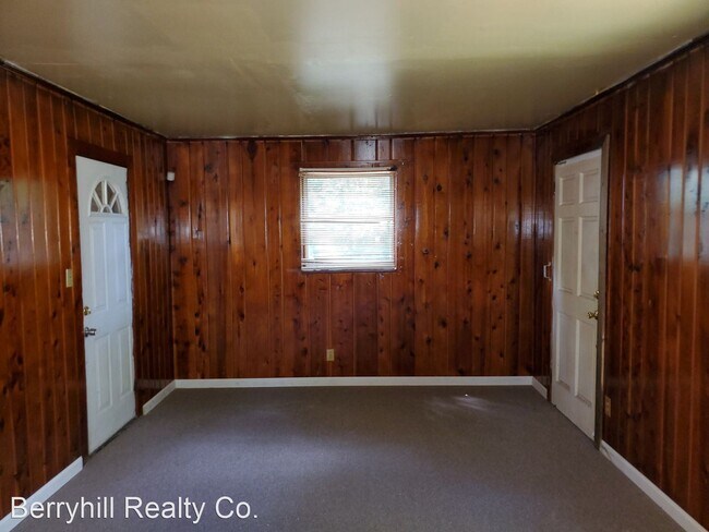 Building Photo - 3 br, 1.5 bath House - 1418 Winston Dr
