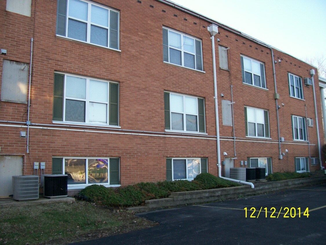 Primary Photo - 320 E 4th St
