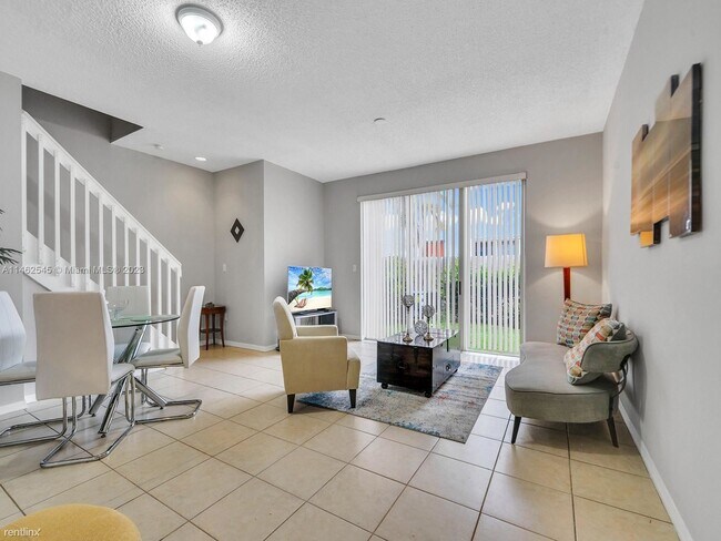 Foto del edificio - 3 br, 3 bath House - 954 NE 42nd Pl