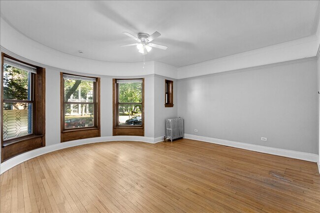 Foto del edificio - 5018 S Blackstone Ave