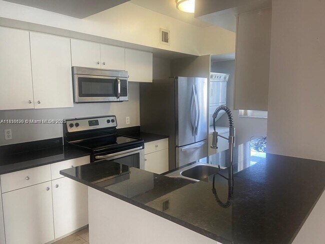 Foto del edificio - 5085 NW 7th St