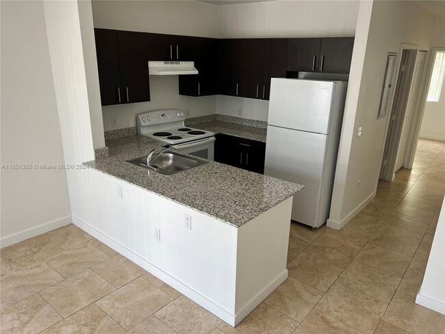 Foto del edificio - 7941 W 2nd Ct