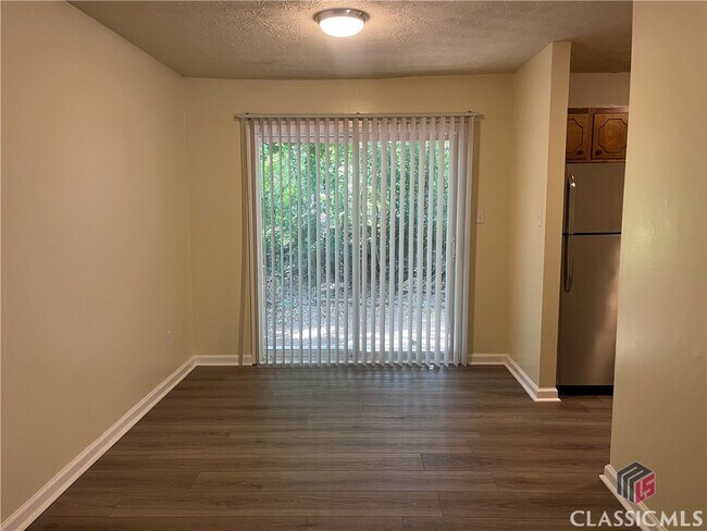 Building Photo - 212 Rustwood Dr