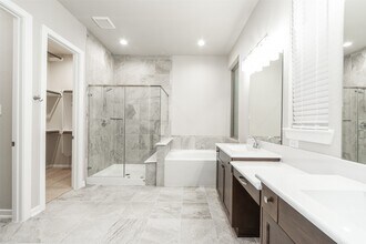 Building Photo - 8706 Fox Trail Dr