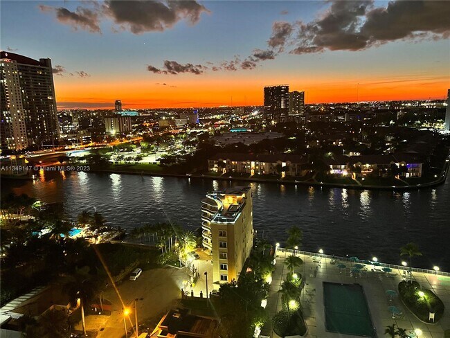 Foto del edificio - 3800 S Ocean Dr