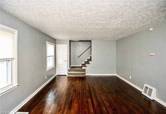 Building Photo - 1699 Sunset Ave