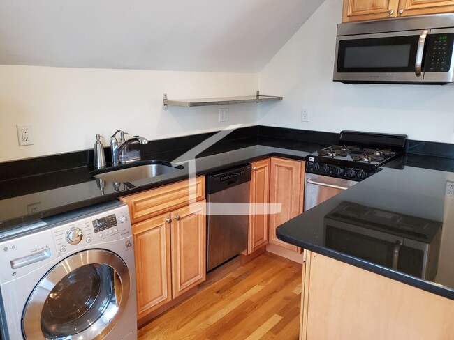 Building Photo - HOT BROOKLINE LISTING!!!!!